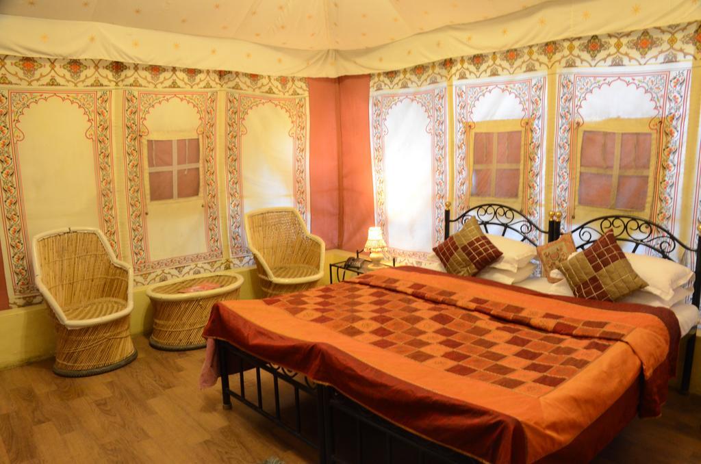 The Aravali Tent Resort Udajpur Pokoj fotografie