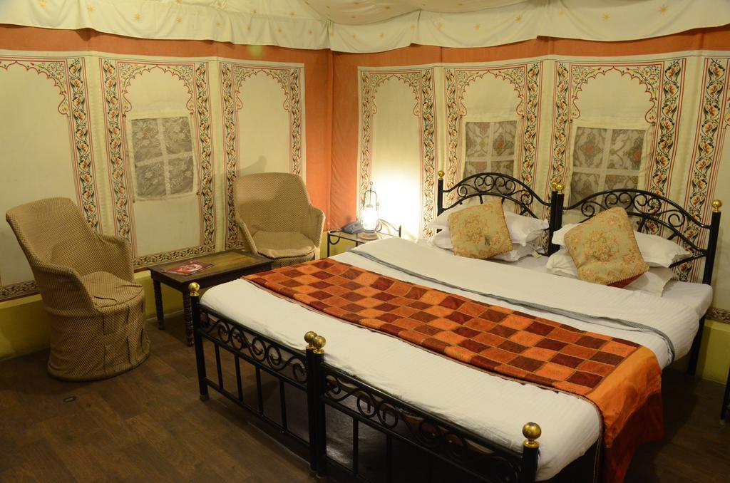 The Aravali Tent Resort Udajpur Pokoj fotografie